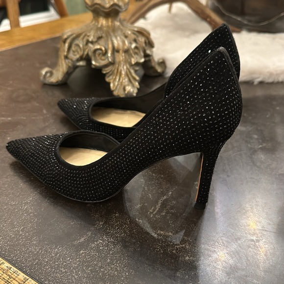 COACH SPARKLE BKACK HEELS. - Picture 6 of 7